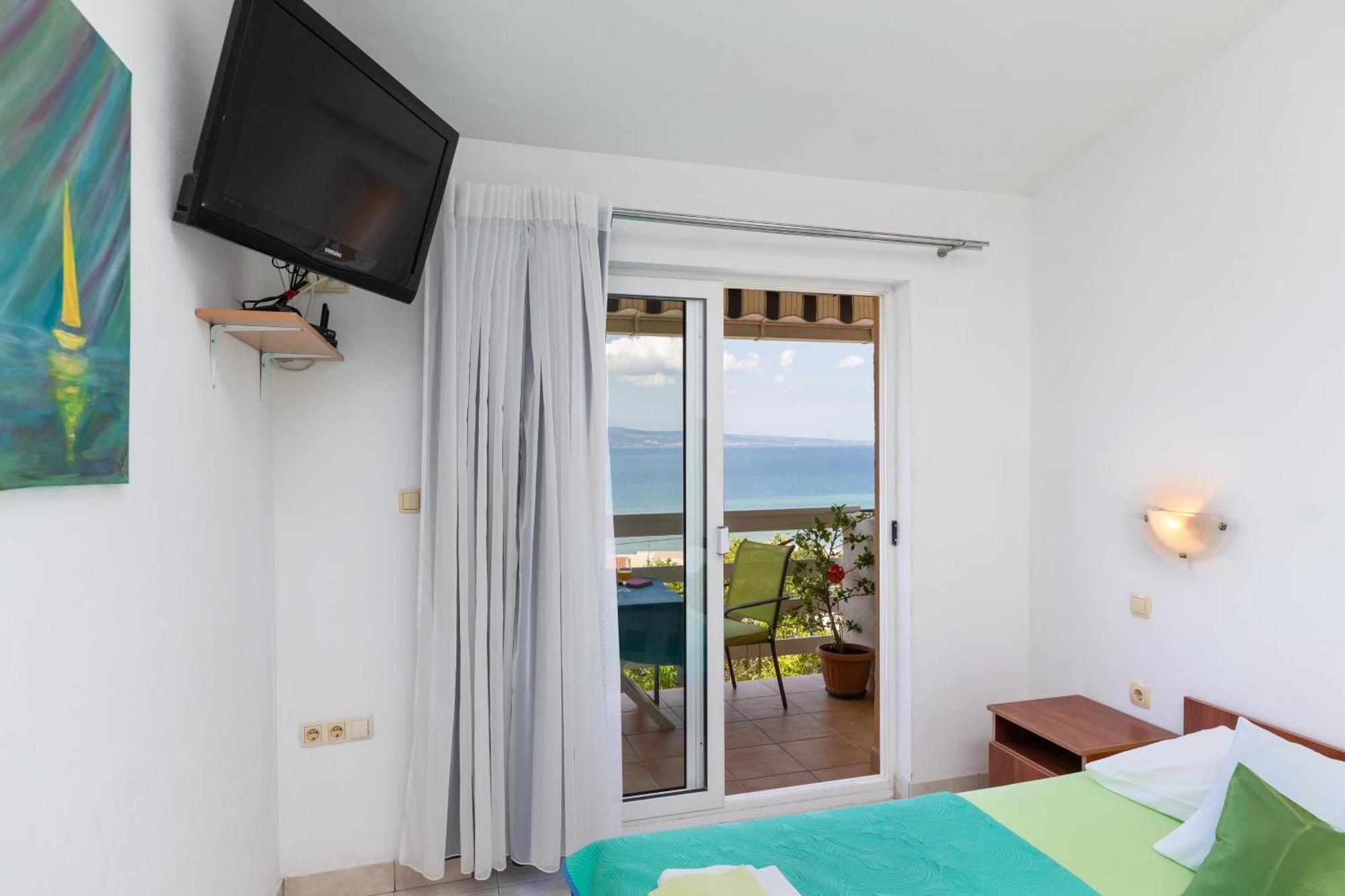 Apartments By The Sea Duce, Omis - 13694 Rom bilde